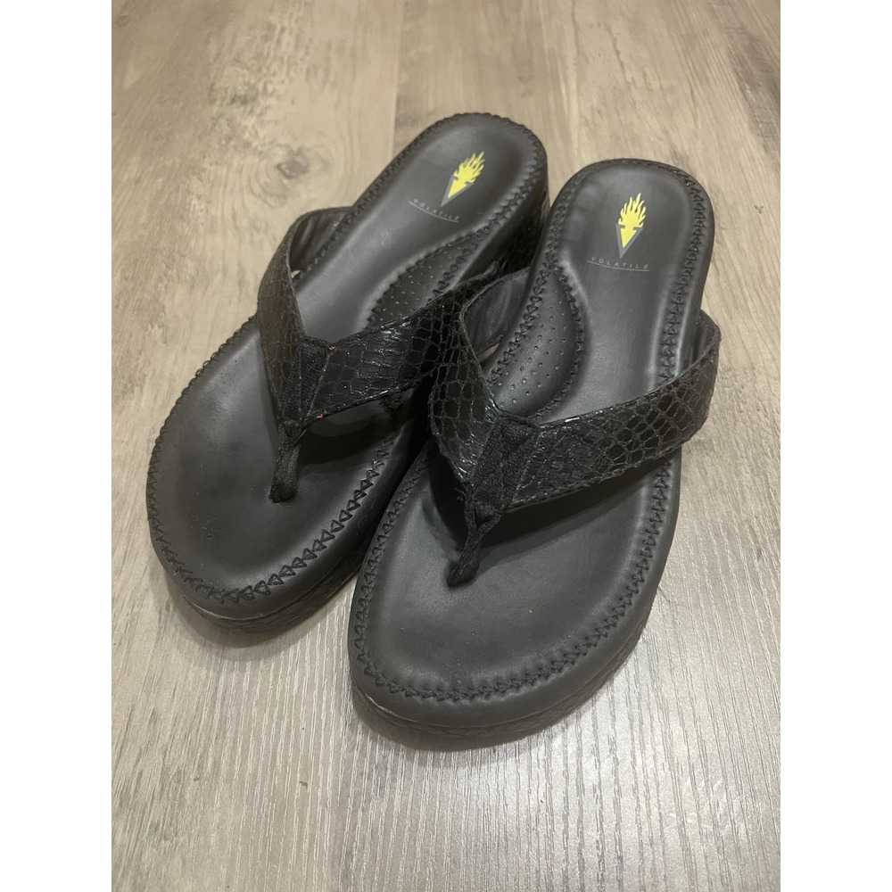 Volatile Women's Platform Sandals Flip Flops‎ Thong Black Alligator Sz 9 Comfort